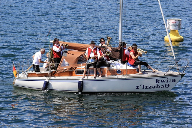 并希望通过 并希望通过